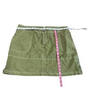 Title Nine Hiking skirt 14 flaws